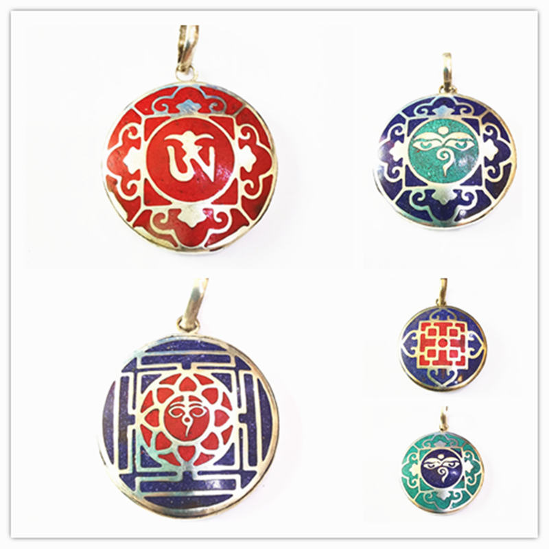 Ethnic Fashion Com - Tibetaans wit metaal koperen mandala amulet