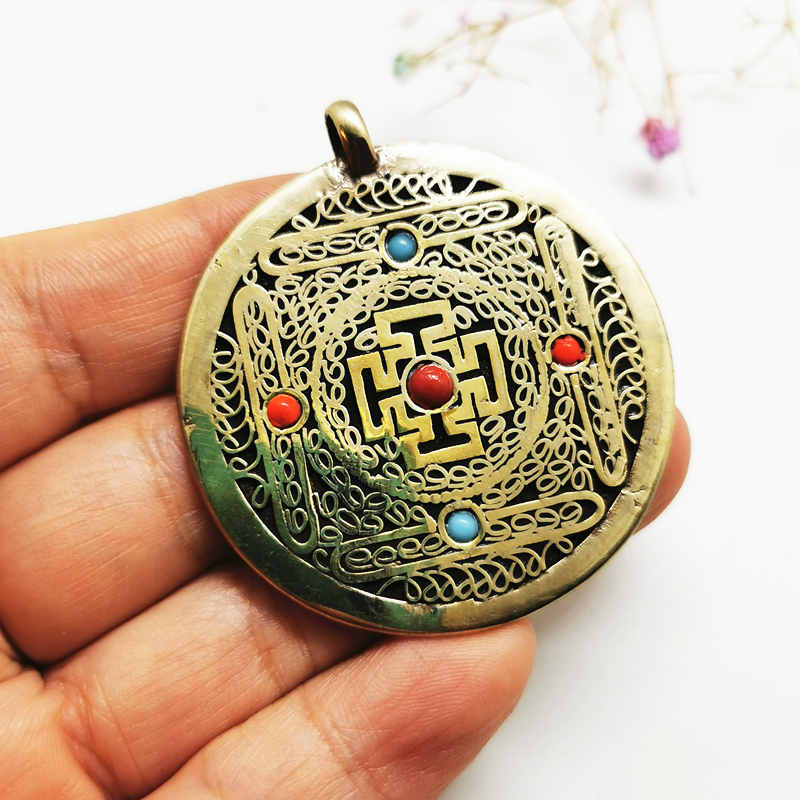 Tibetaanse OM Mantras Amulet K - Ethnic Fashion Com recensie en prijs